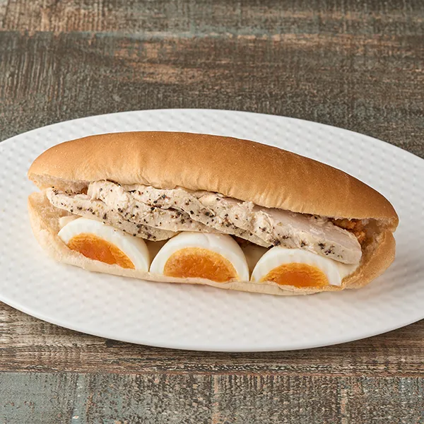 たんぱく質が摂れる！サラダチキンロール ｜商品情報｜ファミリーマート