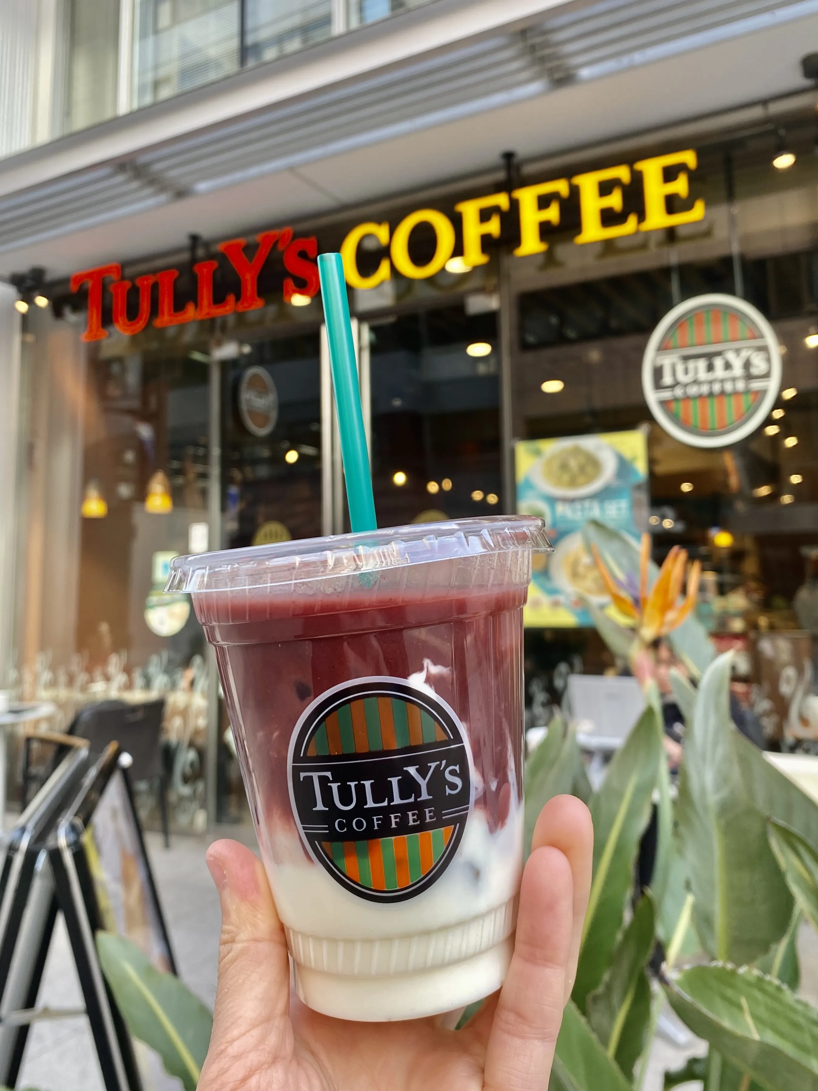 SNSで超話題『タリーズ』のアサイー！ バズり中のカスタマイズオーダーで飲んでみた