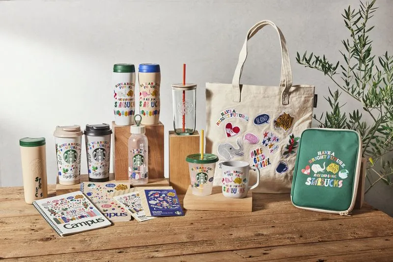 【スタバ 新作グッズ】ボトルやトートバッグ！ おしゃれでエコな全13アイテム一覧