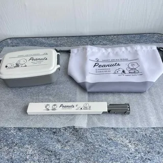 PEANUTS - PEANUTS スヌーピーお弁当箱セット\u3000ランチボックス\u3000ケース付きはし\u3000巾着袋
