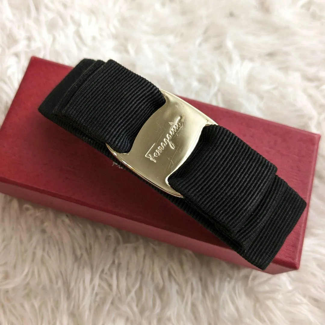 美品✨サルバトーレフェラガモ\u3000ヴァラリボン\u3000バレッタ\u3000ゴールド金具\u3000ブラック
